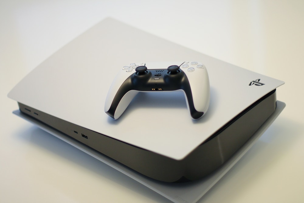 Gaming console controller